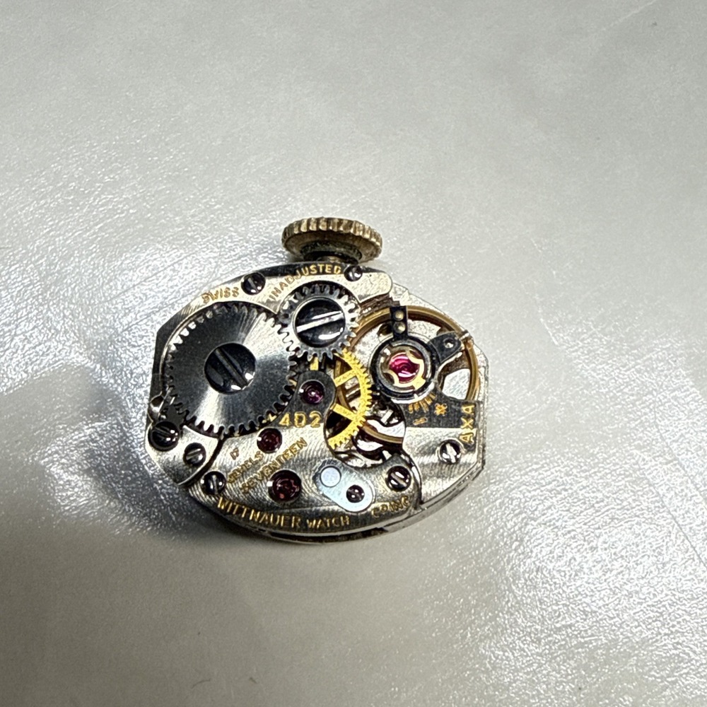 VINTAGE LADIES WITTNAUER WRIST WATCH MOVEMENT,CAL. 4D2, KEEPING TIME, 17 JEWEL
